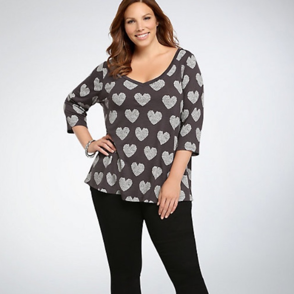 Torrid Rose Hearts Chiffon Inset Tee (size 3)
